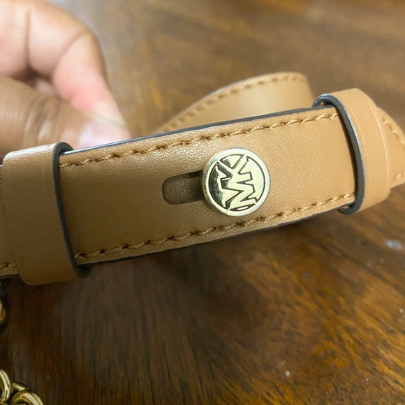 Michael Kors Brown Leather Replacement
Shoulder Strap-Gold Tone Hardware - Picture 3 of 5